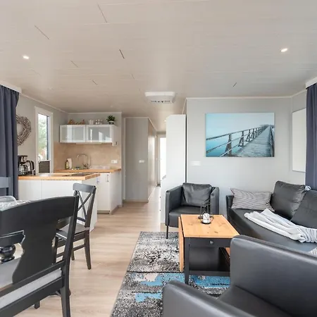 Botel Hafenresort Karnin - Hausboot Pit Karnin (Usedom)