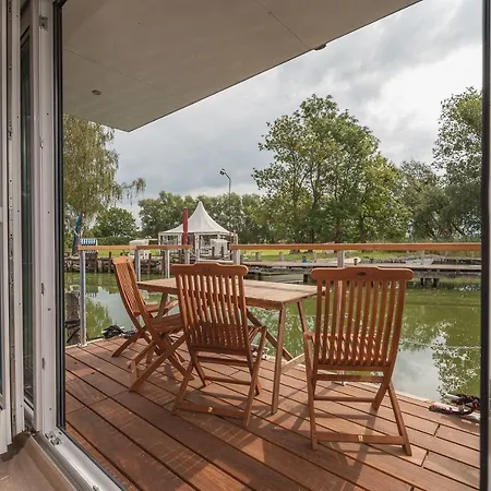 Hafenresort Karnin - Hausboot Pit Karnin (Usedom)